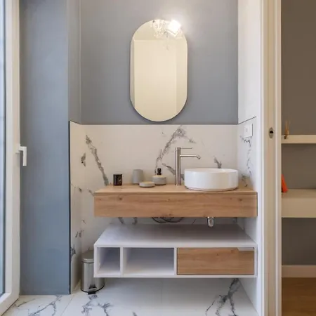 Free Parking In Centro - San Vitale Apartamento