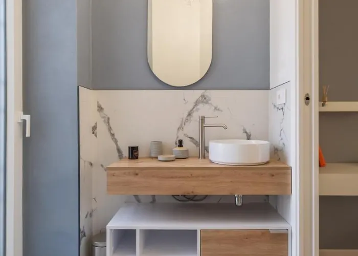 Free Parking In Centro - San Vitale شقة